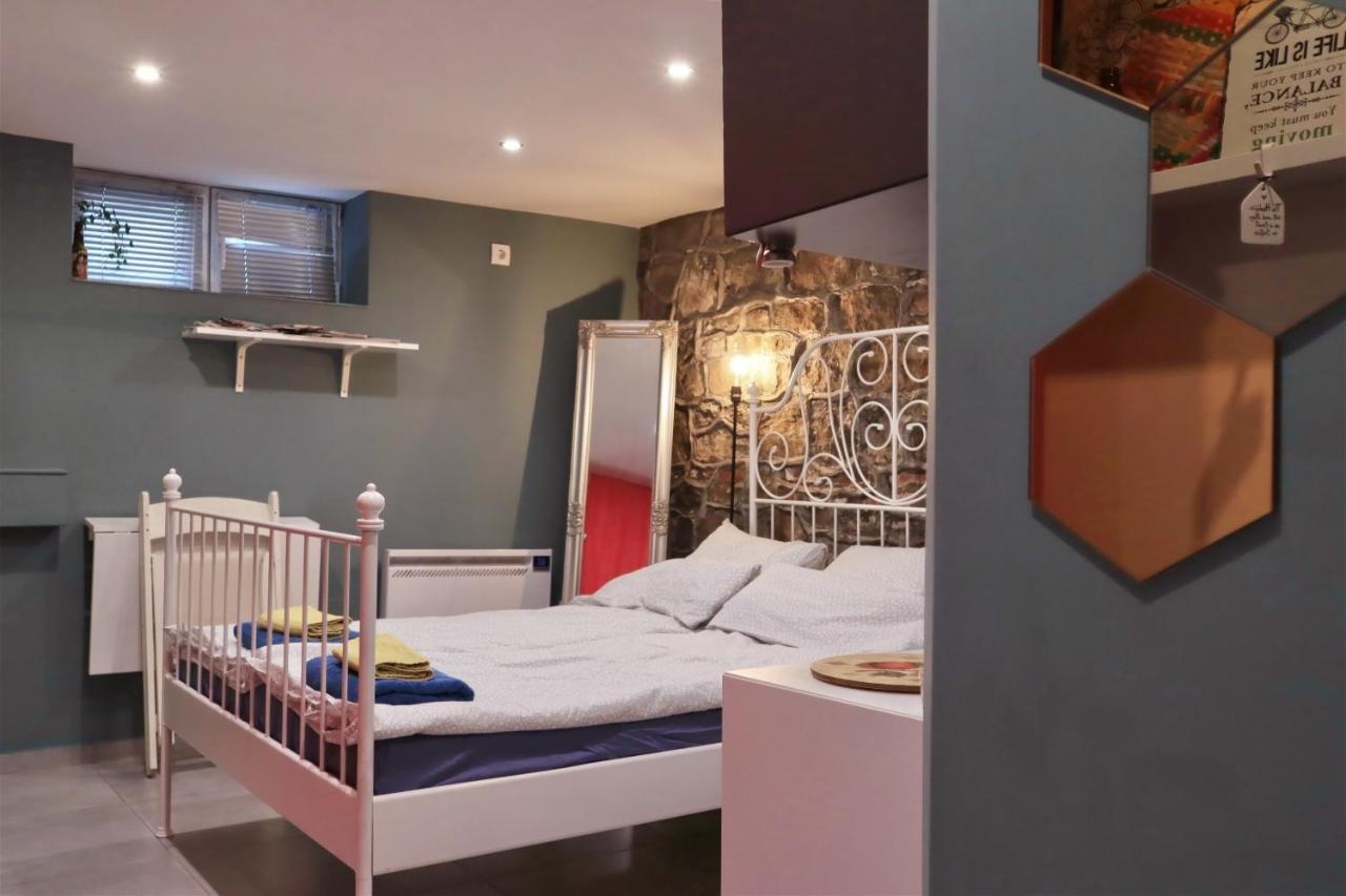 Sofia Center Cave Apartment ภายนอก รูปภาพ