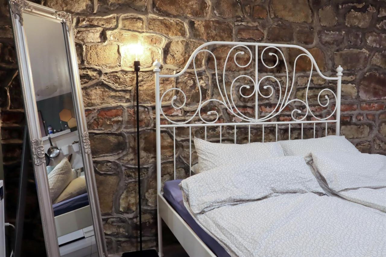 Sofia Center Cave Apartment ภายนอก รูปภาพ
